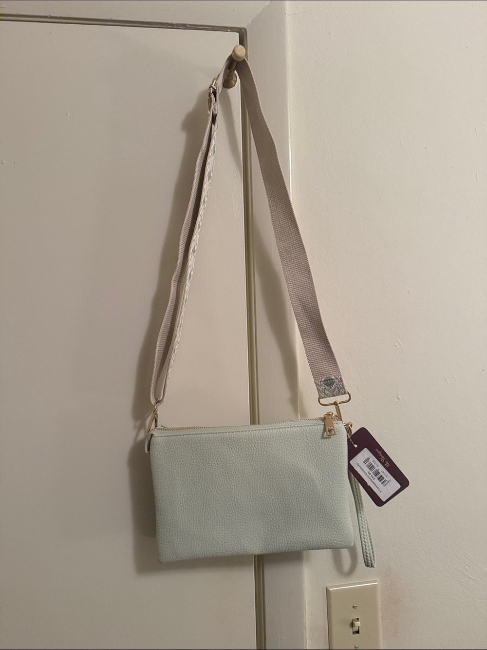Jen & Co Mint Green Women's Crossbody Wristlet with Detachable Strap